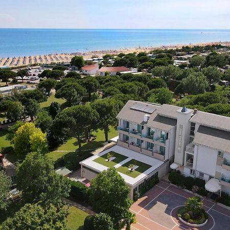 Hotel Hiki 3 Superior Bibione Bagian luar foto
