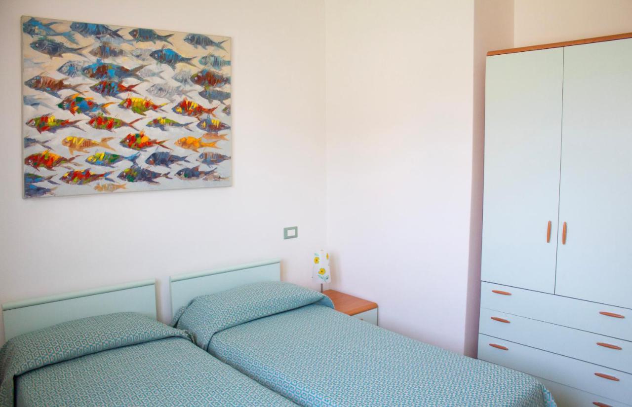 Hotel Hiki 3 Superior Bibione Bagian luar foto