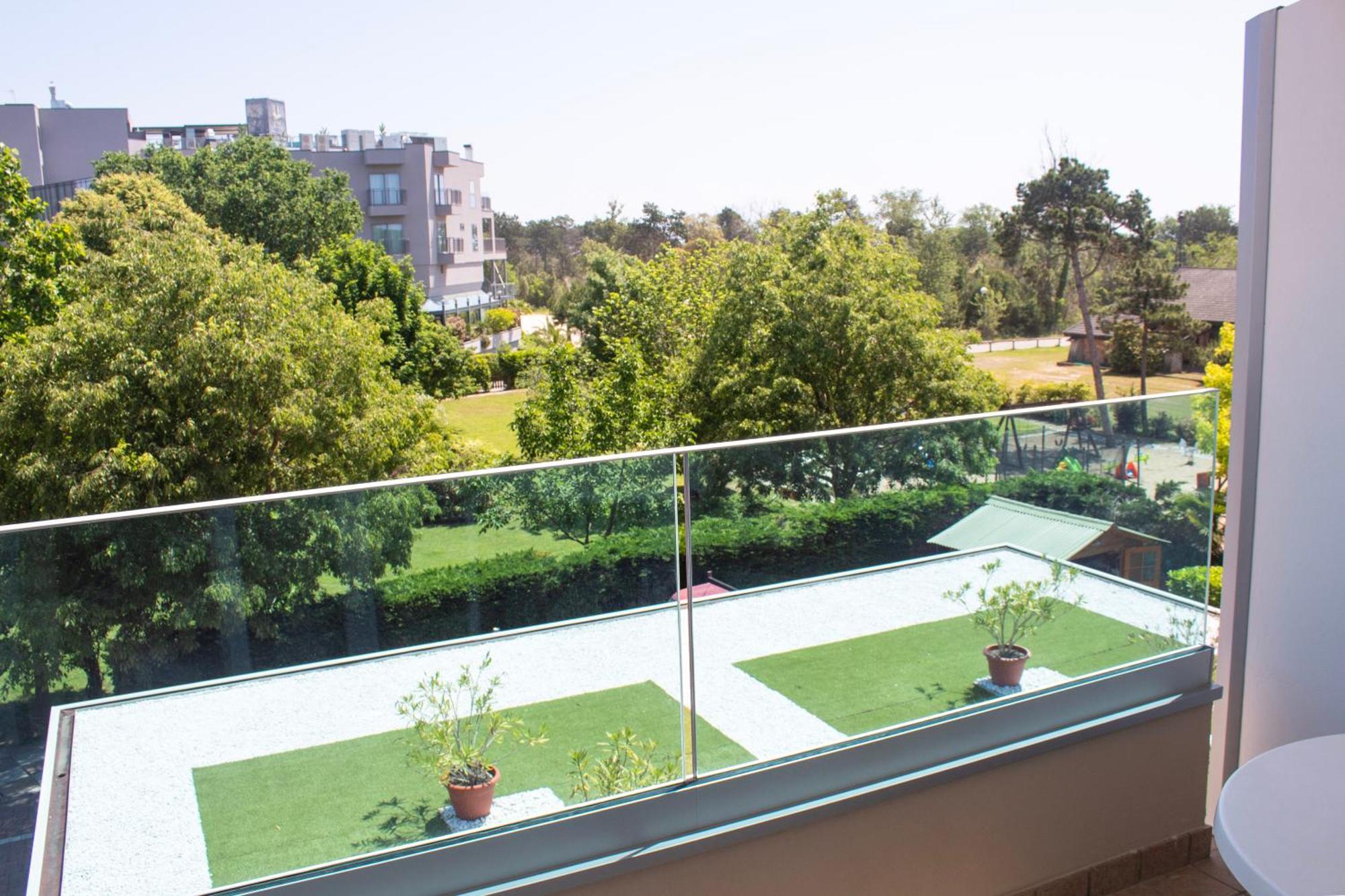 Hotel Hiki 3 Superior Bibione Bagian luar foto