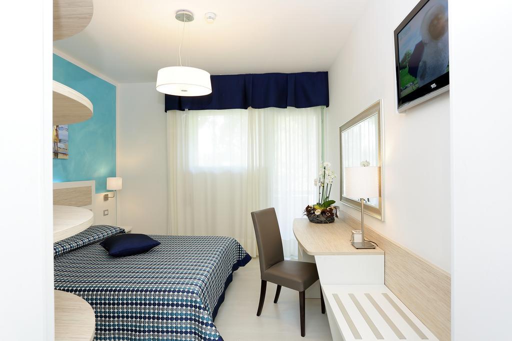 Hotel Hiki 3 Superior Bibione Bagian luar foto