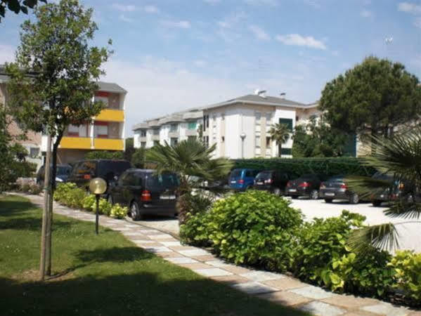 Hotel Hiki 3 Superior Bibione Bagian luar foto