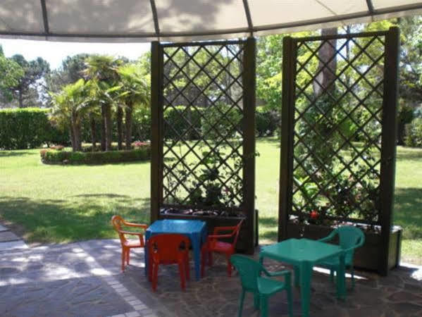 Hotel Hiki 3 Superior Bibione Bagian luar foto