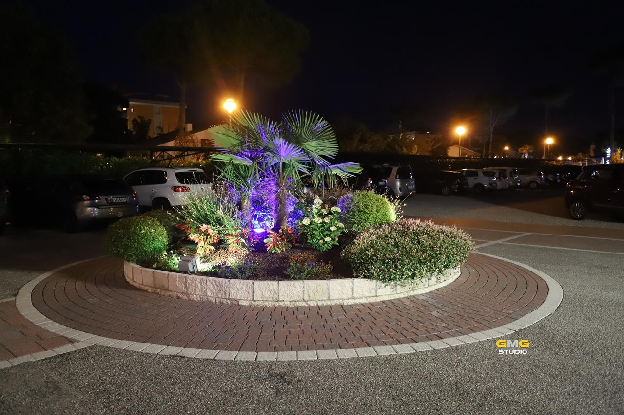 Hotel Hiki 3 Superior Bibione Bagian luar foto